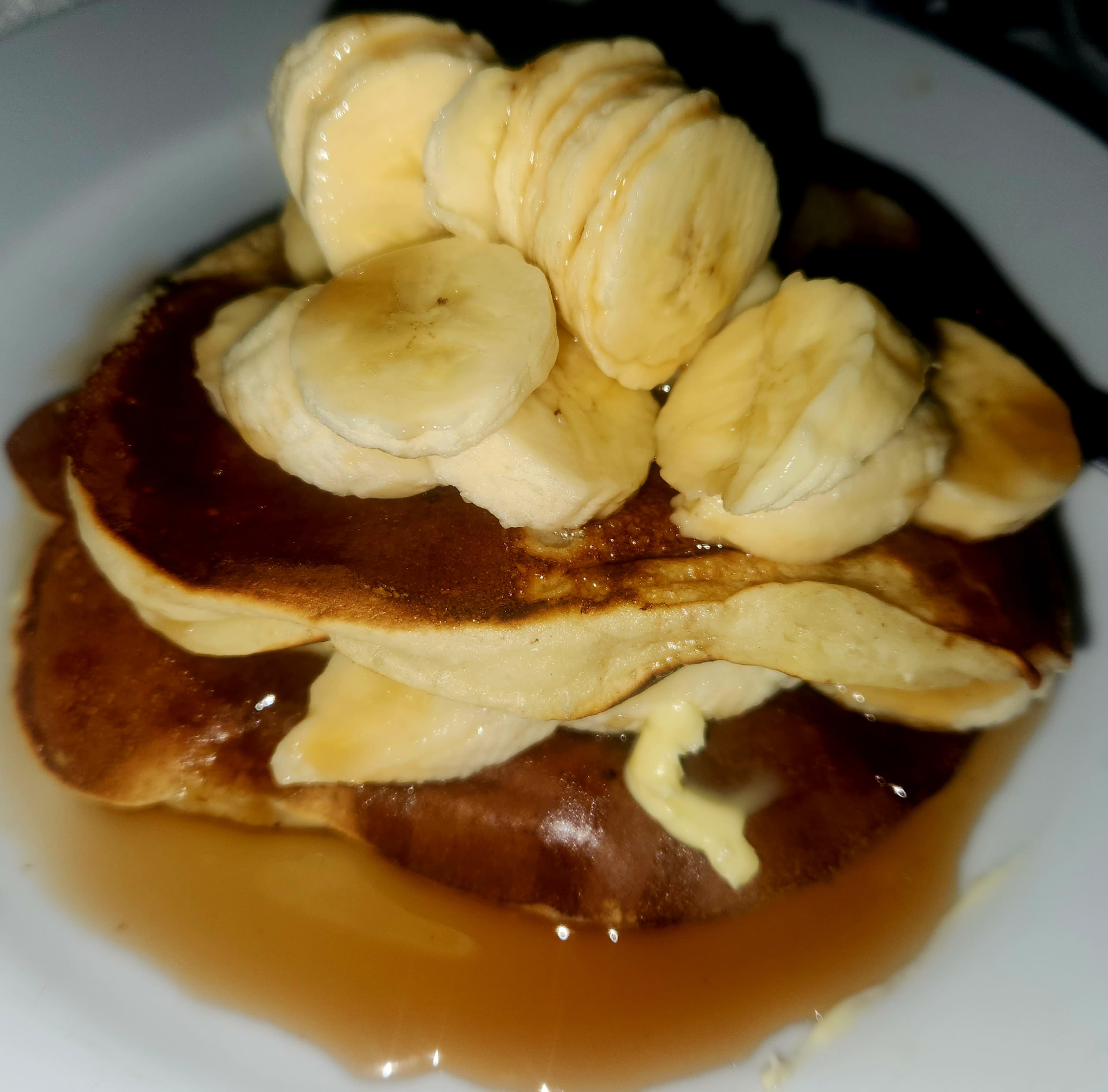 Easy Pancakes with Maple Syrup